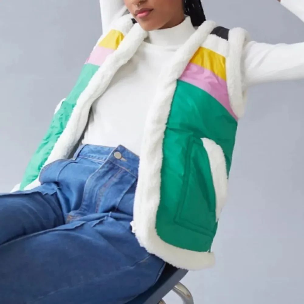 NEW Urban Outfitters BDG Nylon Sherpa Retro Vest in Size Medium